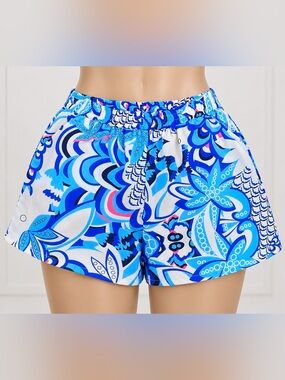 PRETTY LITTLE THING Shorts size 4